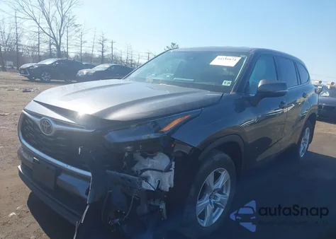 2021 Toyota Highlander Le z USA, uszkodzony, nr VIN 5TDBZRBH6MS553583